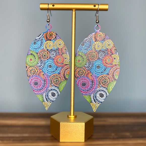 Multicolor Dangle Leaf Alloy Earrings - Picture 2 of 6